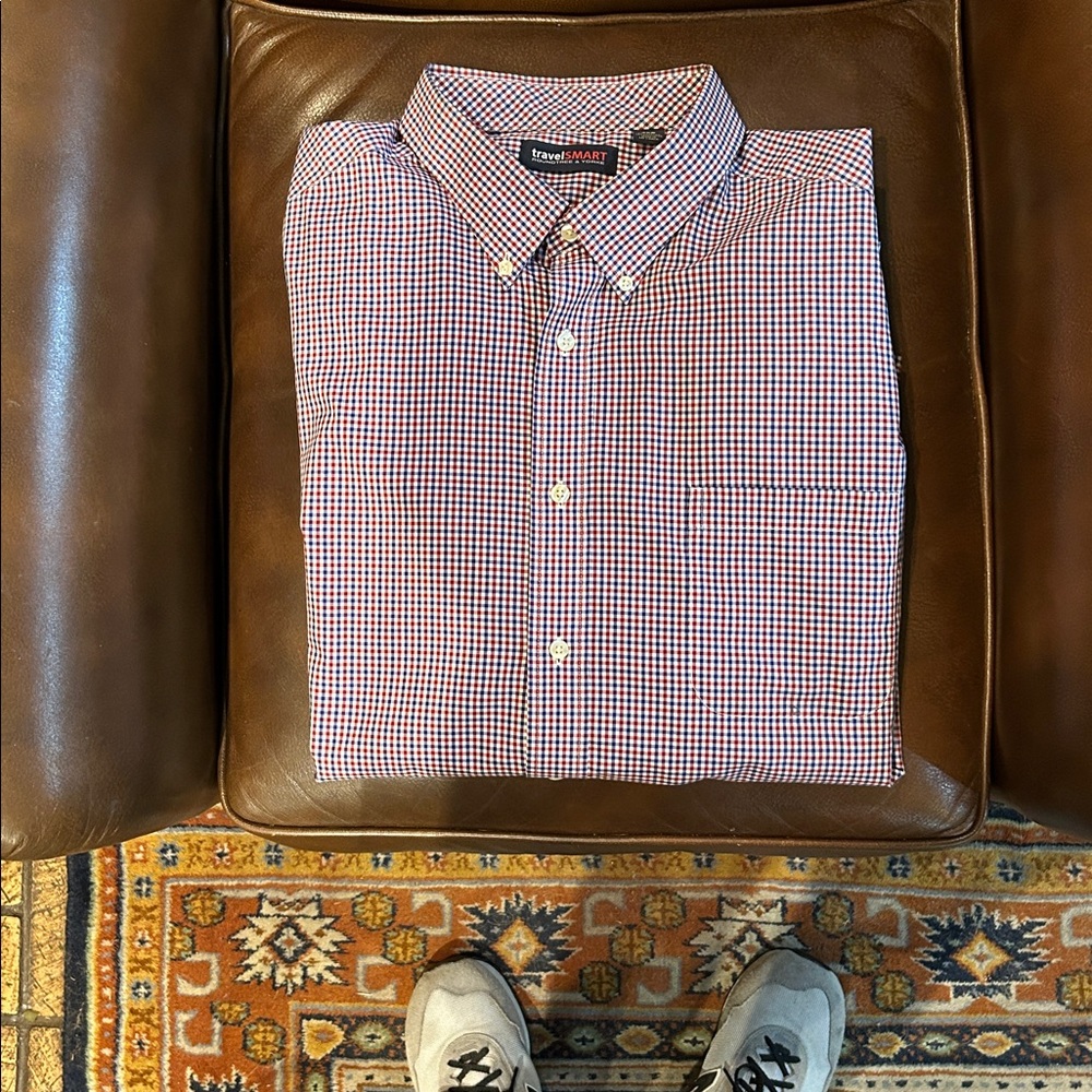 Roundtree & Yorke Red and White and blue Check. No-iron NWOT